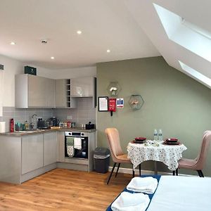 Cambridge Studios And Suites By Tas Accommodations